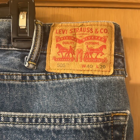 Levi’s Men’s 505 Regular Fit Jeans Medium Wash Size W40 L29 - Picture 5 of 12